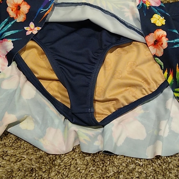 Beautiful Tankini Bathing Suit - Picture 4 of 5